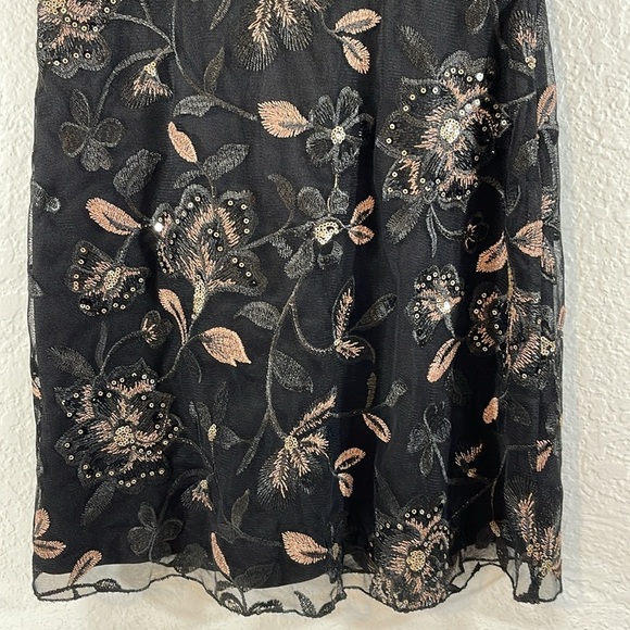 TOBI Sweetheart Neckline Floral Embroidered Mini Dress Size Small NEW - Picture 7 of 11